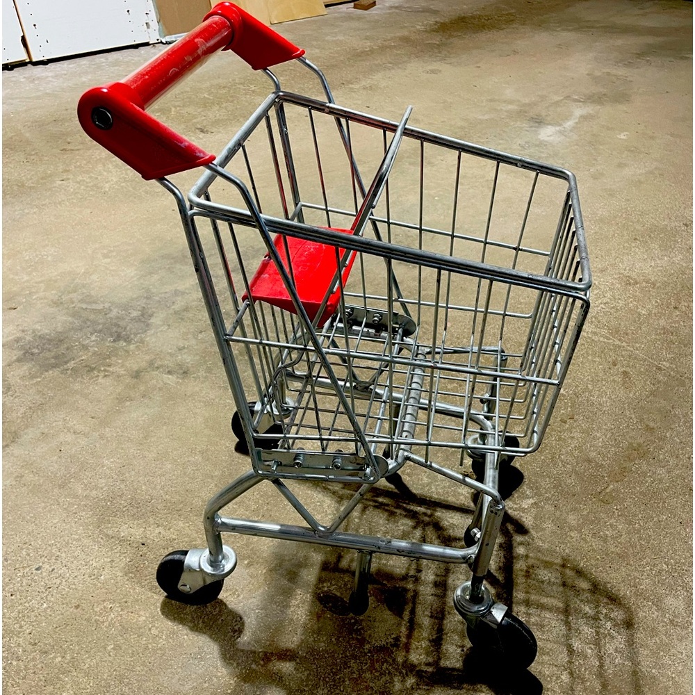 Melissa & Doug kids’ shopping cart